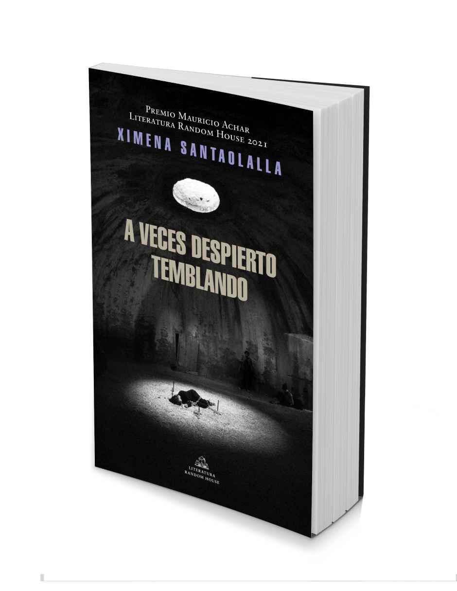 Libro A veces despierto temblando de Santaolalla, Ximena 2