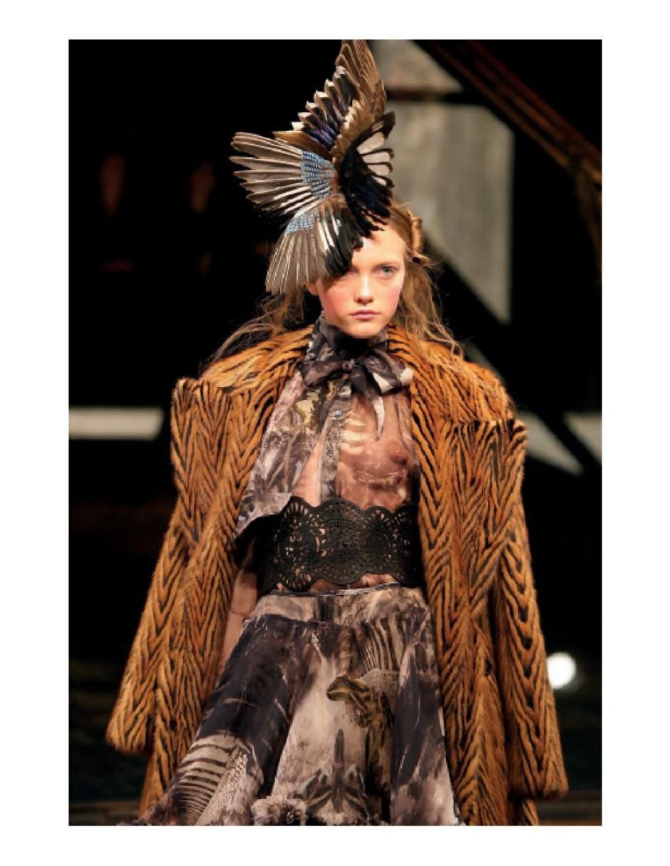 Pequeño libro de Alexander McQueen de Karen Homer 2