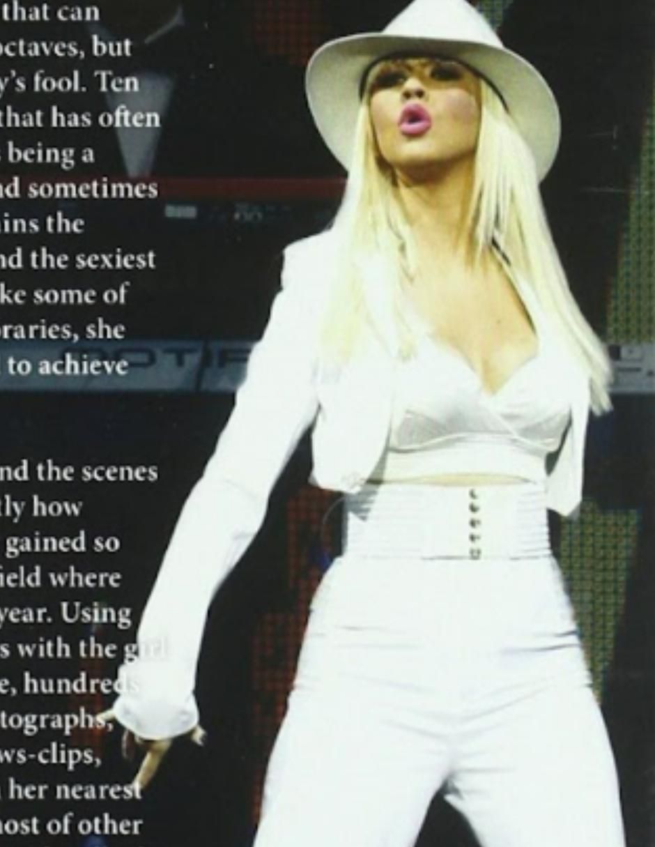 Christina Aguilera: More than a woman documental en Dvd estándar 3